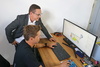  – Tobias Roffler（前）和 Sinisa Stankovic在开始使用 <em>hyper</em>MILL CAD/CAM 系统进行自动化编程时，团队的表现令人印象深刻。